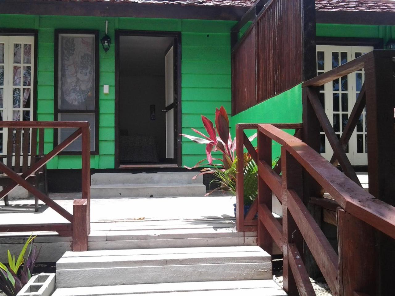 Vaimoana Seaside Lodge Savai'i Island Room photo